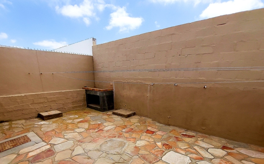 4 Bedroom Property for Sale in Port Nolloth Northern Cape